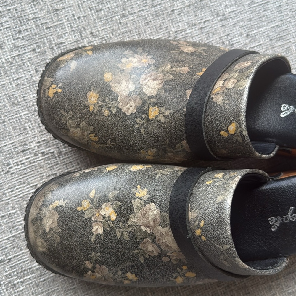 Free People Floral Leather Clogs in Black and Pink - Picture 14 of 15